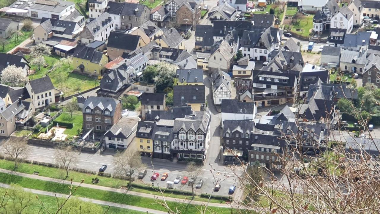 Hotel Zur Winzergenossenschaft Ernst Luaran gambar