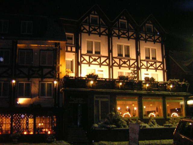 Hotel Zur Winzergenossenschaft Ernst Luaran gambar