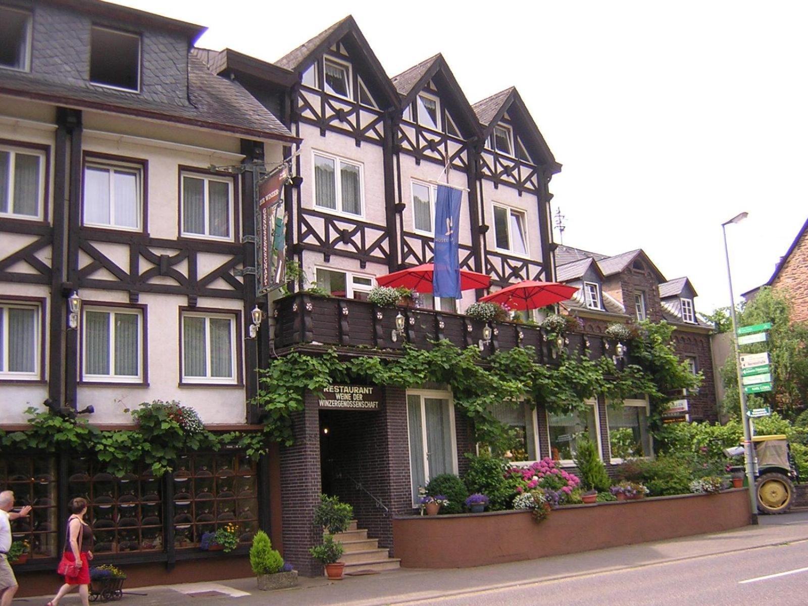 Hotel Zur Winzergenossenschaft Ernst Luaran gambar