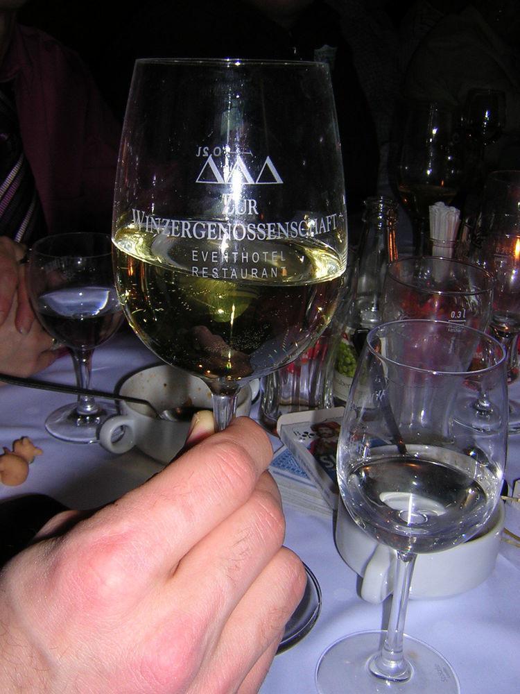 Hotel Zur Winzergenossenschaft Ernst Luaran gambar